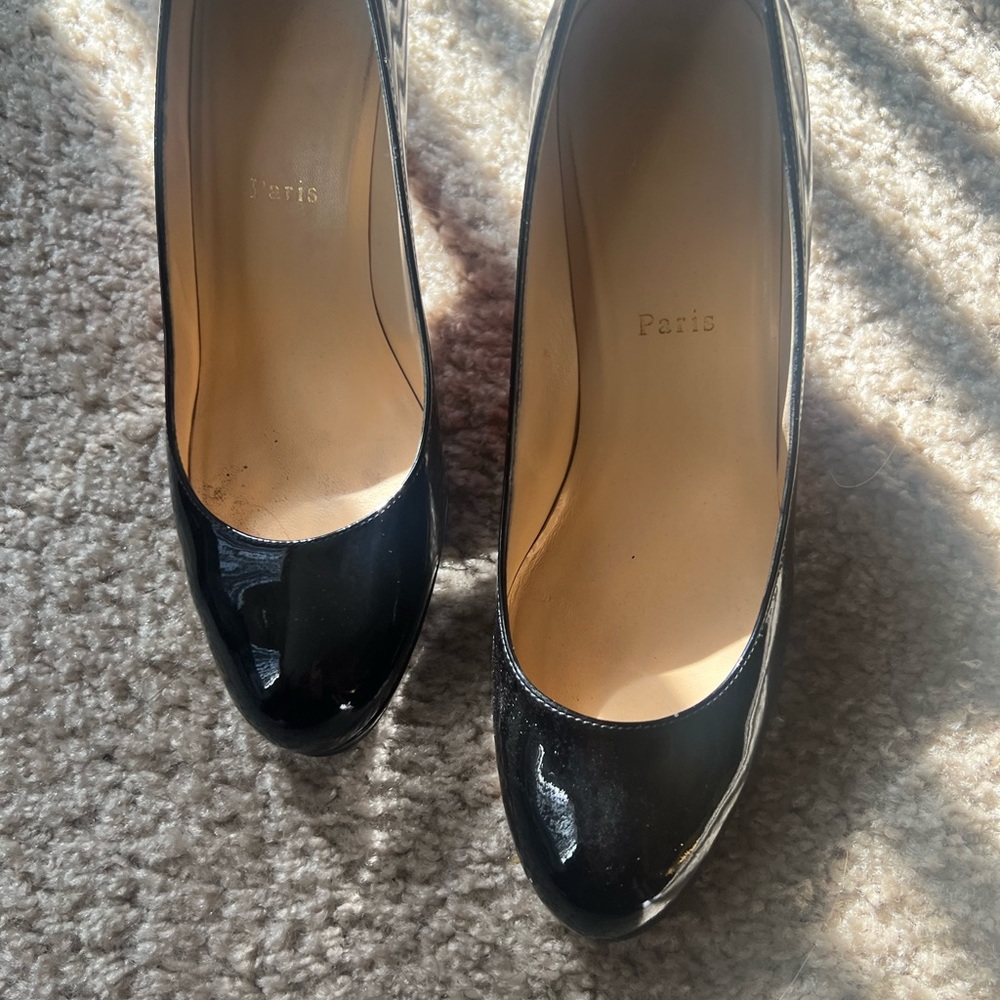 Christian Louboutin - Picture 10 of 10